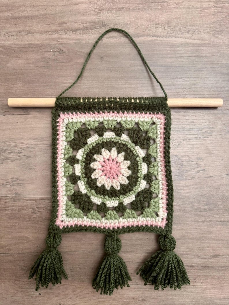 Crochet Granny Square Wall Hanging – Botanical Flower Home Decor - Image 3